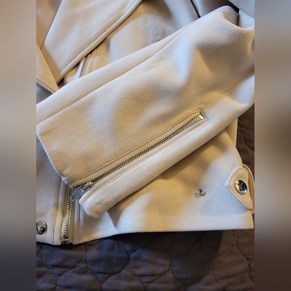 Utility Jacket - Picture 4 of 5